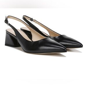 Pointed toe leather slingback pump. Ergonomic insoles, adjustable buckle closure